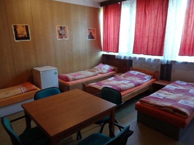 Říčany Hostel Monty الغرفة الصورة