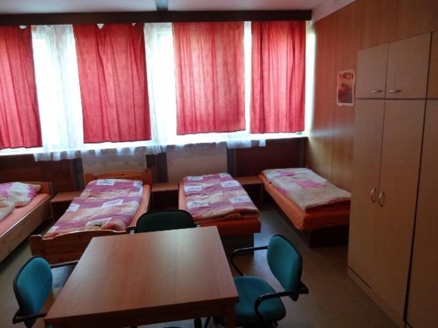 Říčany Hostel Monty الغرفة الصورة
