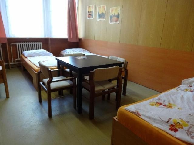Říčany Hostel Monty الغرفة الصورة