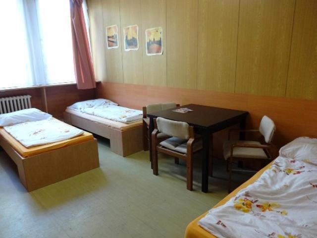 Říčany Hostel Monty الغرفة الصورة